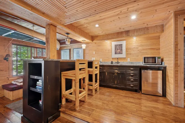 $1,695,000 | 10472-71 West Murphy Boulevard, Hayward, WI 54843