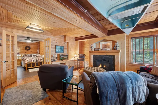 $1,695,000 | 10472-71 West Murphy Boulevard, Hayward, WI 54843