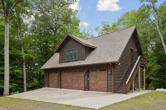 $1,695,000 | 10472-71 West Murphy Boulevard, Hayward, WI 54843