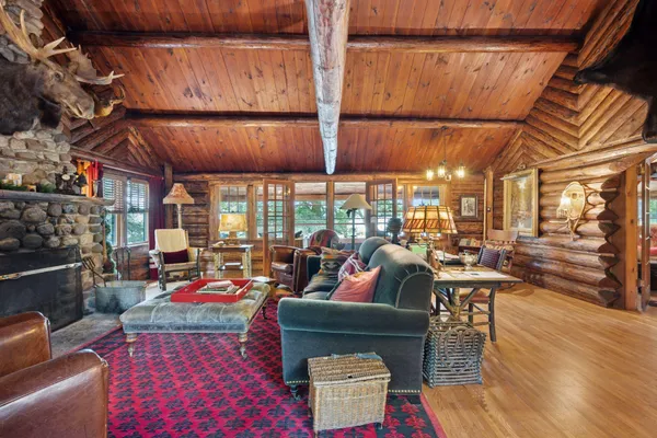 $1,695,000 | 10472-71 West Murphy Boulevard, Hayward, WI 54843