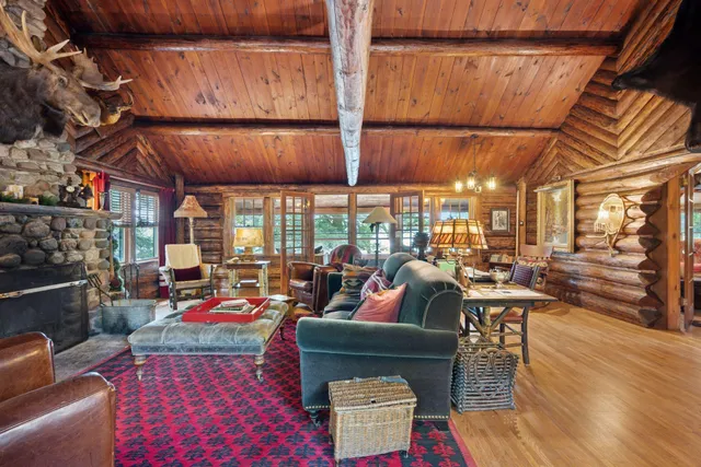 $1,695,000 | 10472-71 West Murphy Boulevard, Hayward, WI 54843