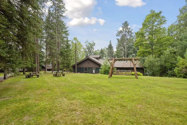 $1,695,000 | 10472-71 West Murphy Boulevard, Hayward, WI 54843