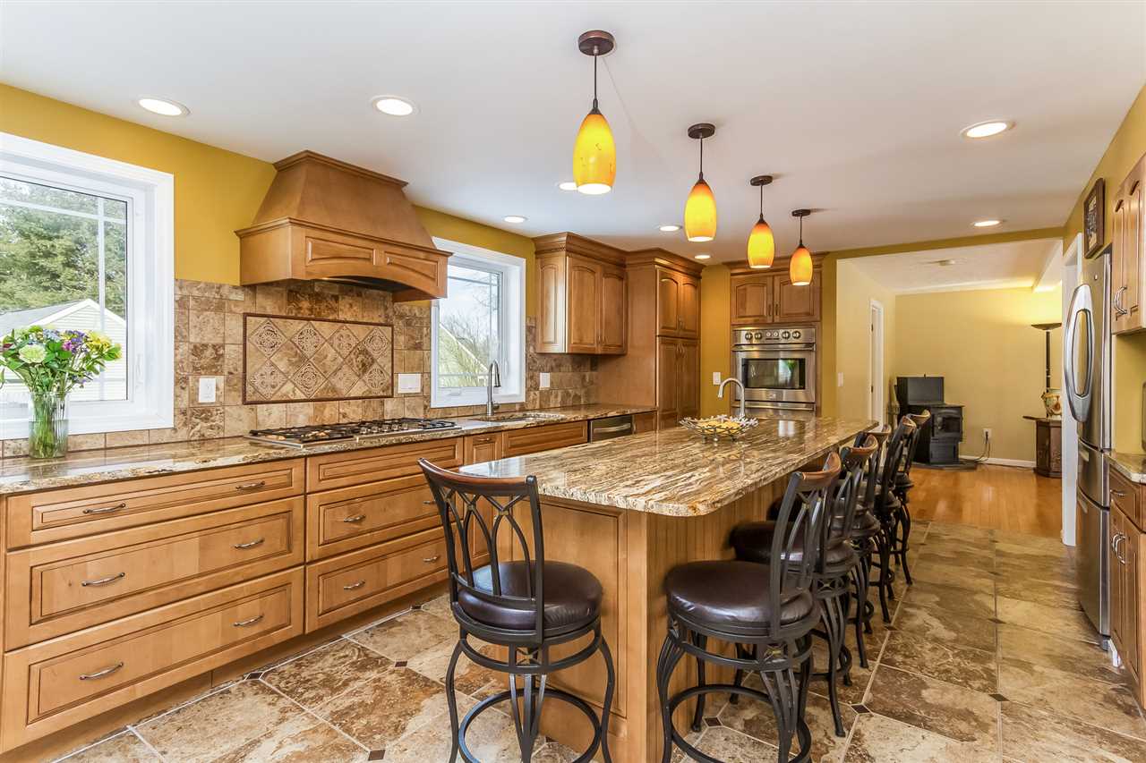 159 Chad Road Manchester, NH 03104 - Photo 2 of 40