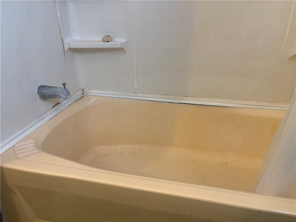 5434 North Waynesville Road, Unit 15 Oregonia, OH 45054 - Photo 6 of 19 This bathroom features a soaking tub, perfect for unwinding after a long day.