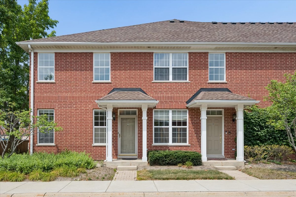 2351 Crystal Road Northbrook, IL 60062 - Photo 1 of 24 Gallery Image 1
