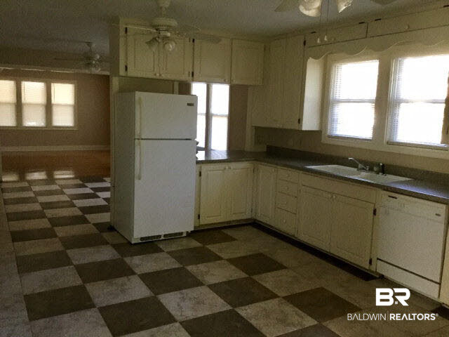 914 North Cedar Street Foley, AL 36535 - Photo 5 of 24
