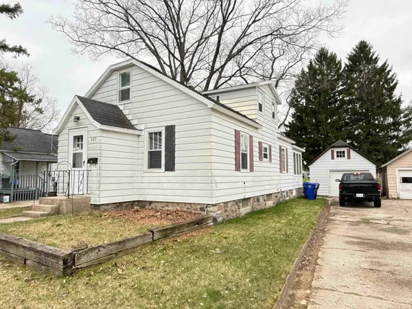 $174,900 | 427 South Emery Avenue, Peshtigo, WI 54157