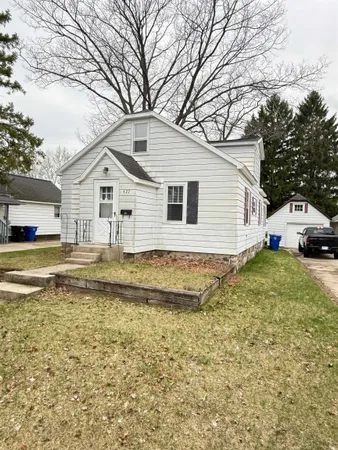 $174,900 | 427 South Emery Avenue, Peshtigo, WI 54157