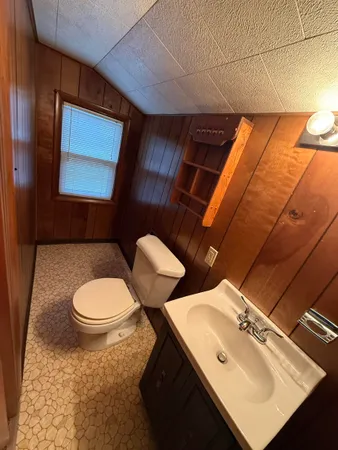 $174,900 | 427 South Emery Avenue, Peshtigo, WI 54157