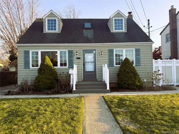 $4,200 | Undisclosed Address, Massapequa, NY 11758
