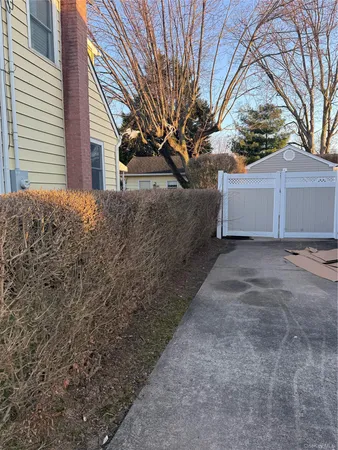 $4,100 | Undisclosed Address, Massapequa, NY 11758