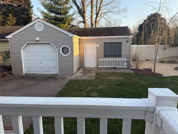 $4,200 | Undisclosed Address, Massapequa, NY 11758