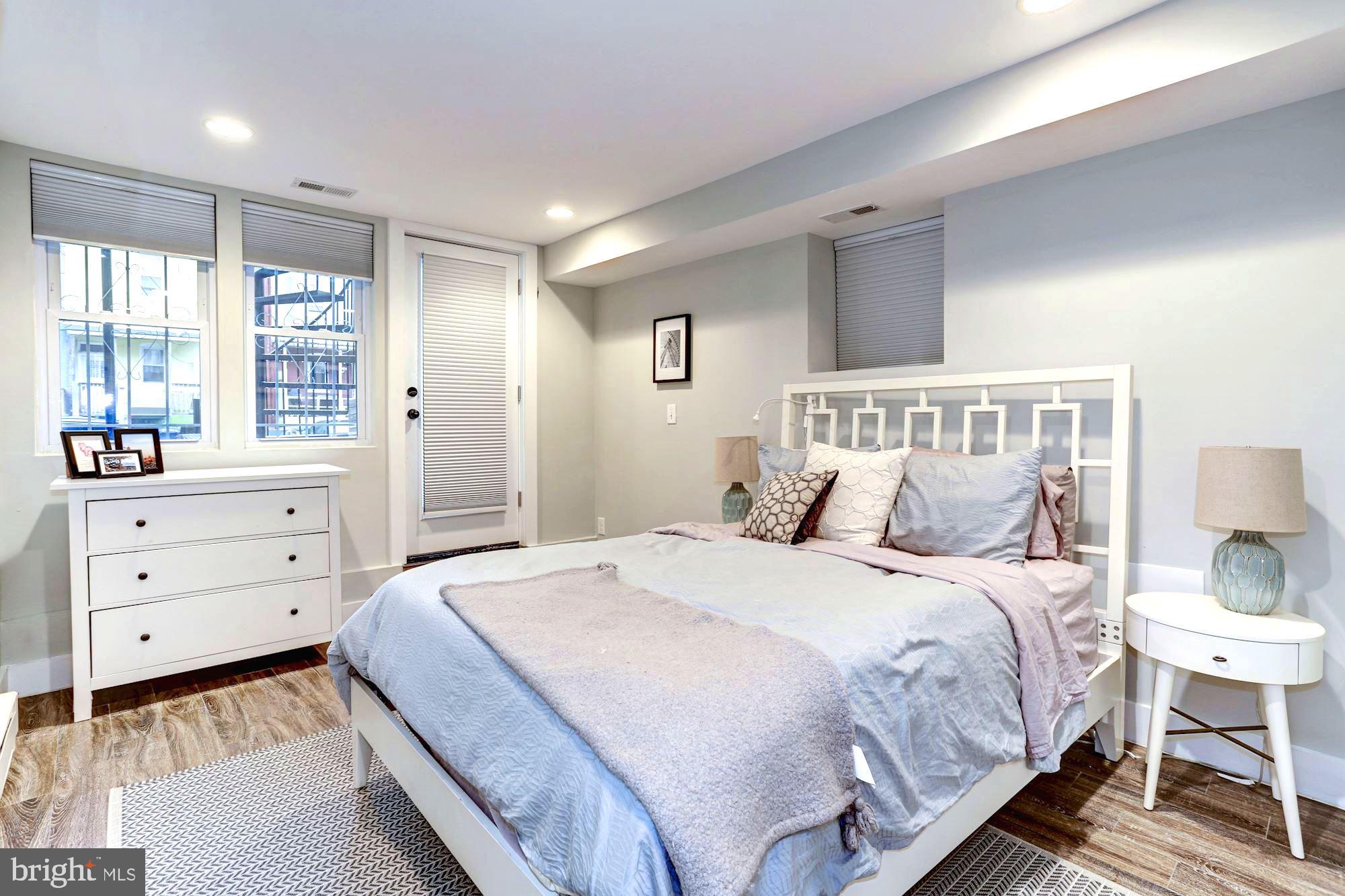 16 R Street Northwest, Unit 1 Washington, DC 20001 - Photo 17 of 22 The Master Bedroom Suite!