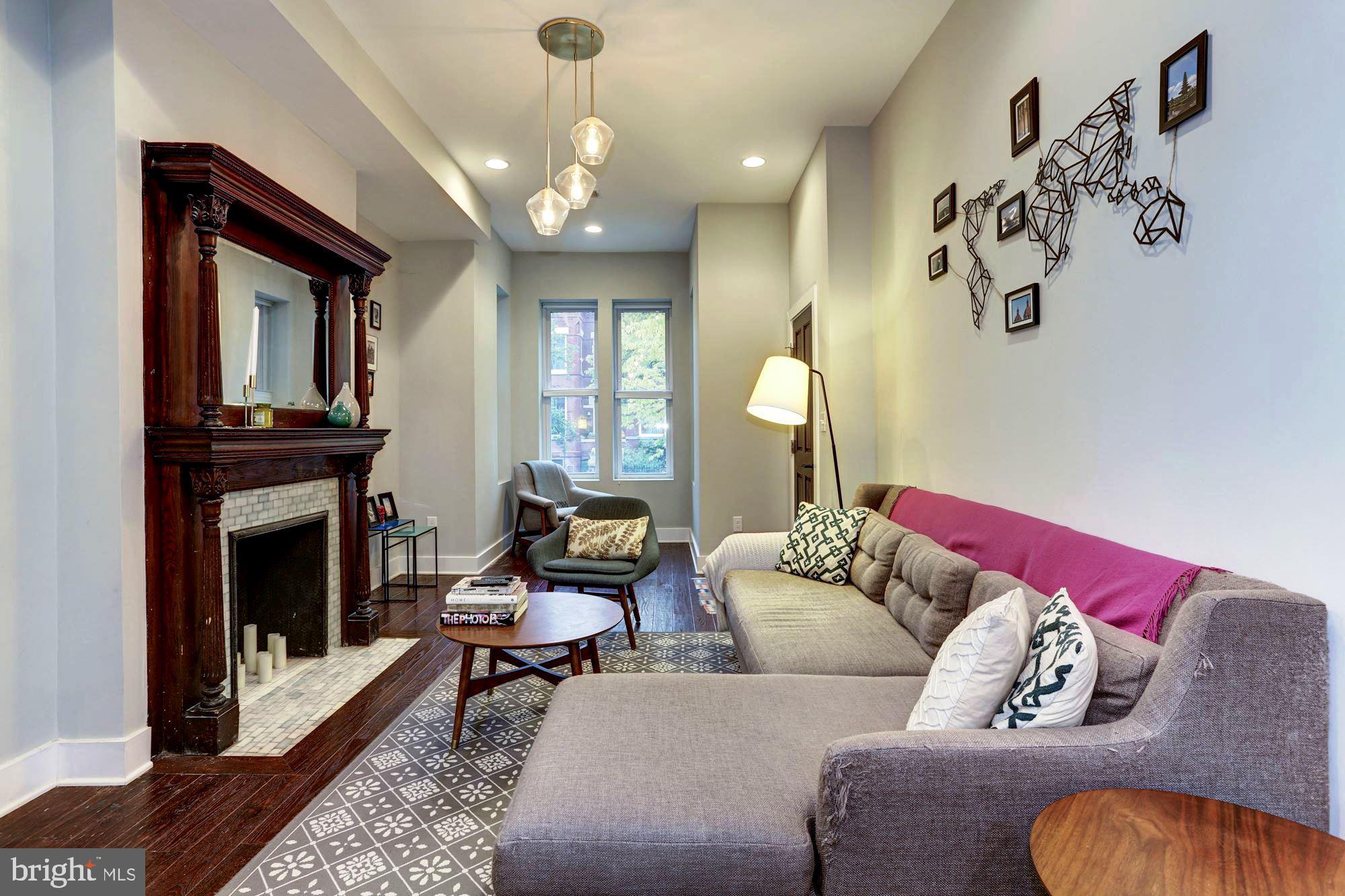 16 R Street Northwest, Unit 1 Washington, DC 20001 - Photo 3 of 22 The Classic meets The Modern!