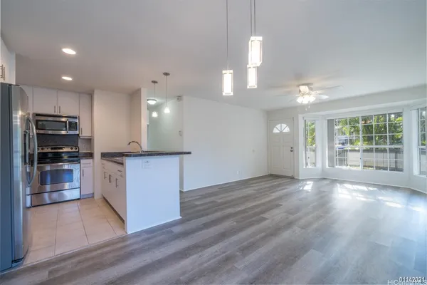 $2,850 | 239 Mananai Place, Unit E, Honolulu, HI 96818