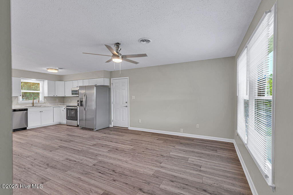 476 Waters Road Jacksonville, NC 28546 - Photo 5 of 26 DSC_7516