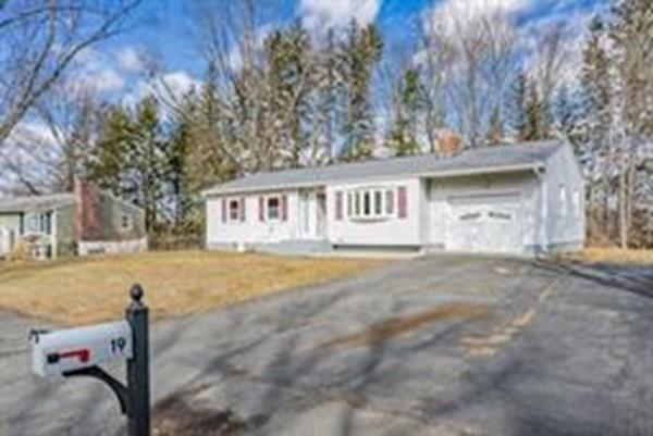 19 Glendale Road Amherst, MA 01002 - Photo 3 of 33 Gallery Image 3