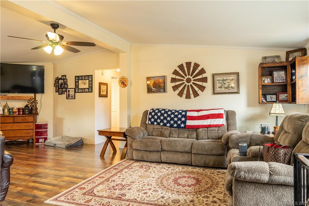 1204 Long Branch Road Grover, NC 28073 - Photo 3 of 19