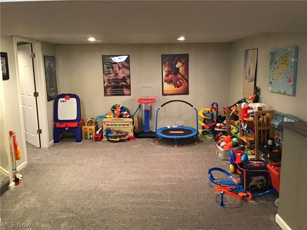 1589 Chelmsford Road Cleveland, OH 44124 - Photo 14 of 26 Gallery Image 14