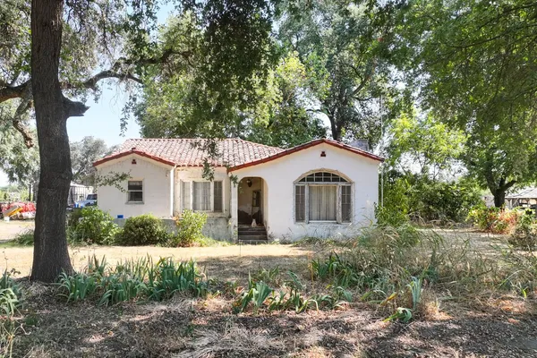 a house view with a outdoor space