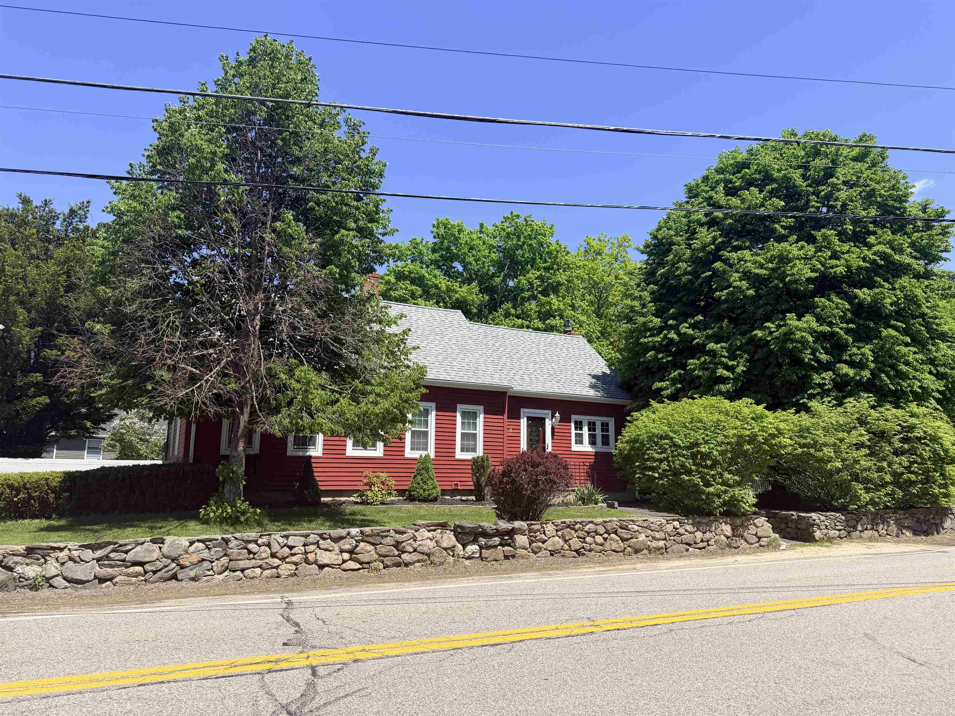 4 Autumn Street Rochester, NH 03868 - Photo 2 of 59