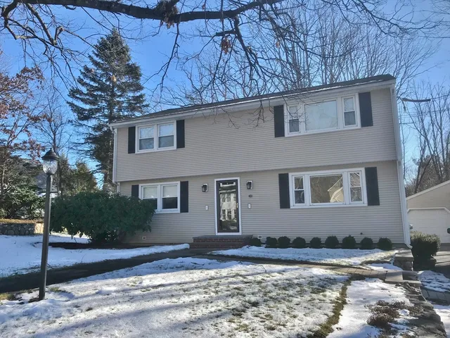 $2,700 | 59 Haverhill Street, Unit 1, Andover, MA 01810