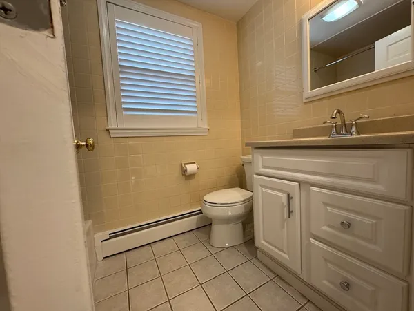 $2,700 | 59 Haverhill Street, Unit 1, Andover, MA 01810
