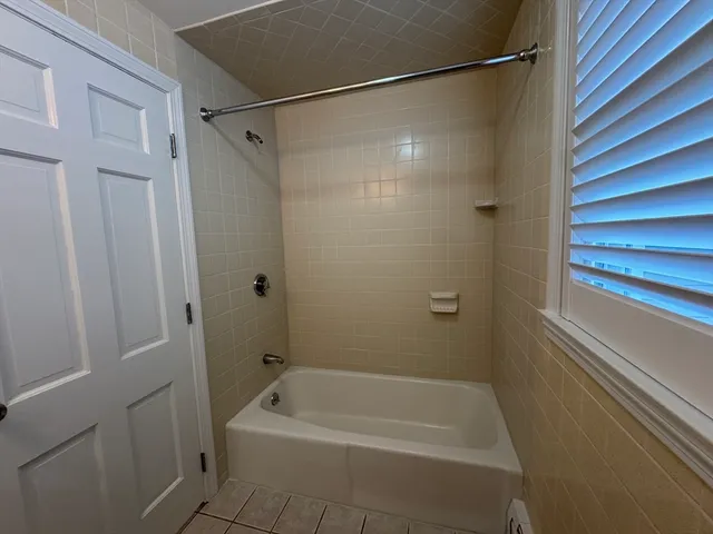 $2,700 | 59 Haverhill Street, Unit 1, Andover, MA 01810