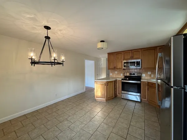 $2,700 | 59 Haverhill Street, Unit 1, Andover, MA 01810