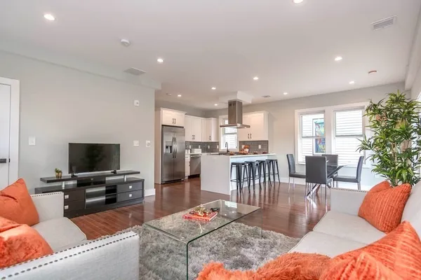 $3,825 | 71 Savin Street, Unit 2, Boston, MA 02119