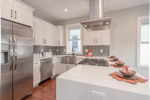 $3,825 | 71 Savin Street, Unit 2, Boston, MA 02119