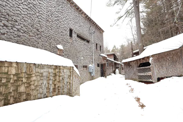 $359,000 | 25 Independent Drive, Hartland, VT 05048