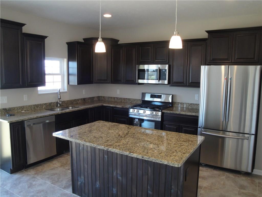 75 Windcrest Drive Cecil, PA 15321 - Photo 4 of 25
