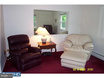 15015 Worthington Road Philadelphia, PA 19116 - Photo 11 of 12 Family Room
