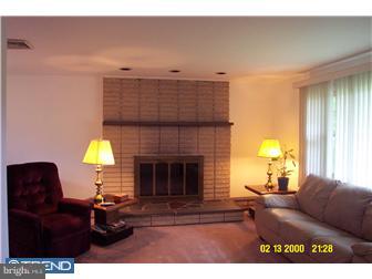 15015 Worthington Road Philadelphia, PA 19116 - Photo 8 of 12 Living Room