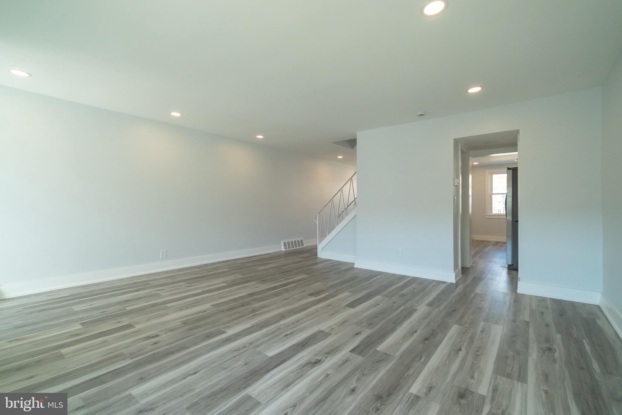 3727 West Country Club Road Philadelphia, PA 19131 - Photo 4 of 27 Gallery Image 4