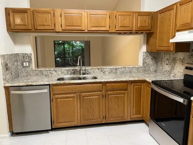 $3,000 | 3089 Inglewood Terrace, Boca Raton, FL 33431