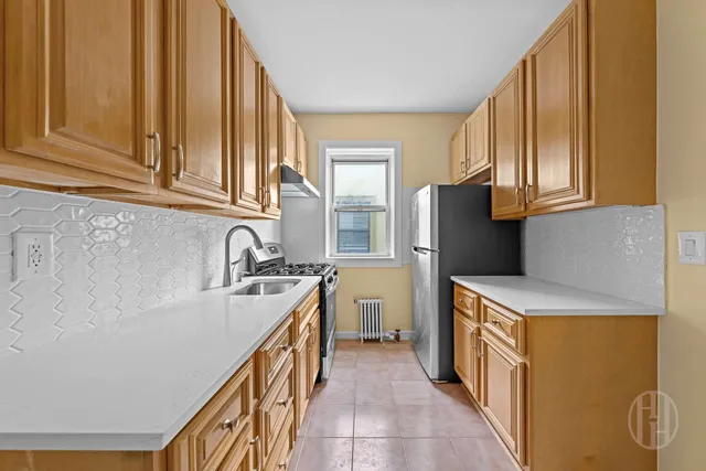 $2,450 | 1242 74th Street, Unit 2F | Dyker Heights