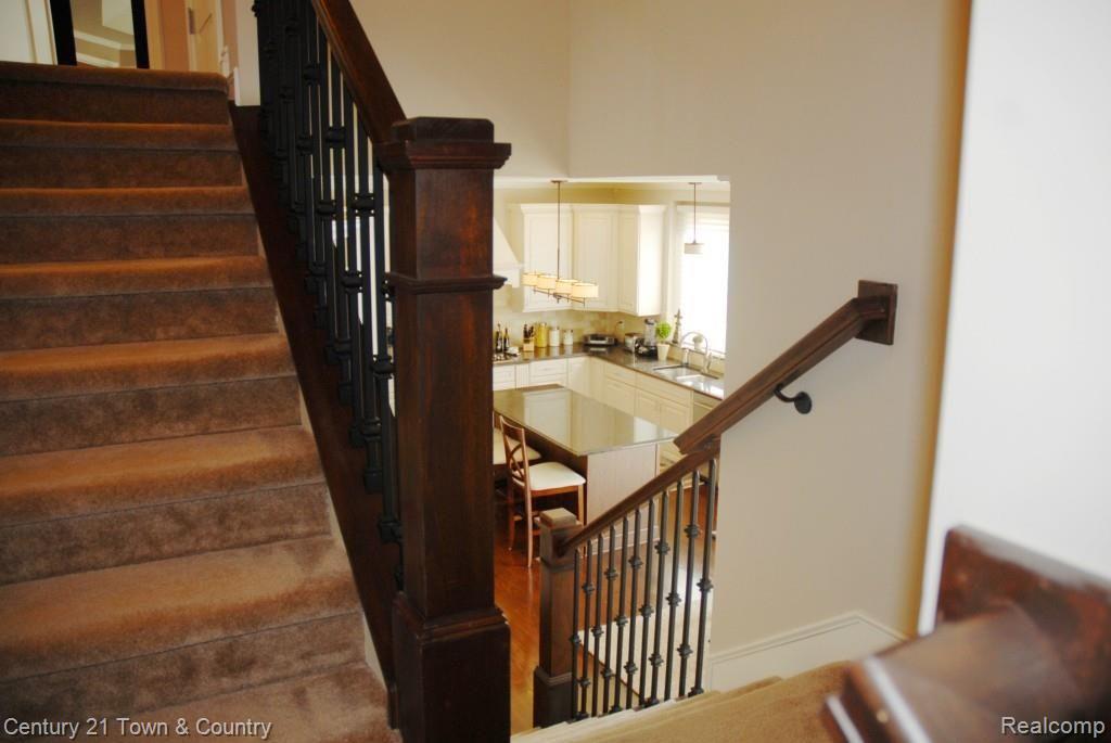 2947 South Addison Circle Rochester, MI 48306 - Photo 48 of 54 Staircase Landing