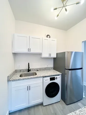 $1,795 | 2258 South Sacramento Avenue, Unit 2B, Chicago, IL 60623