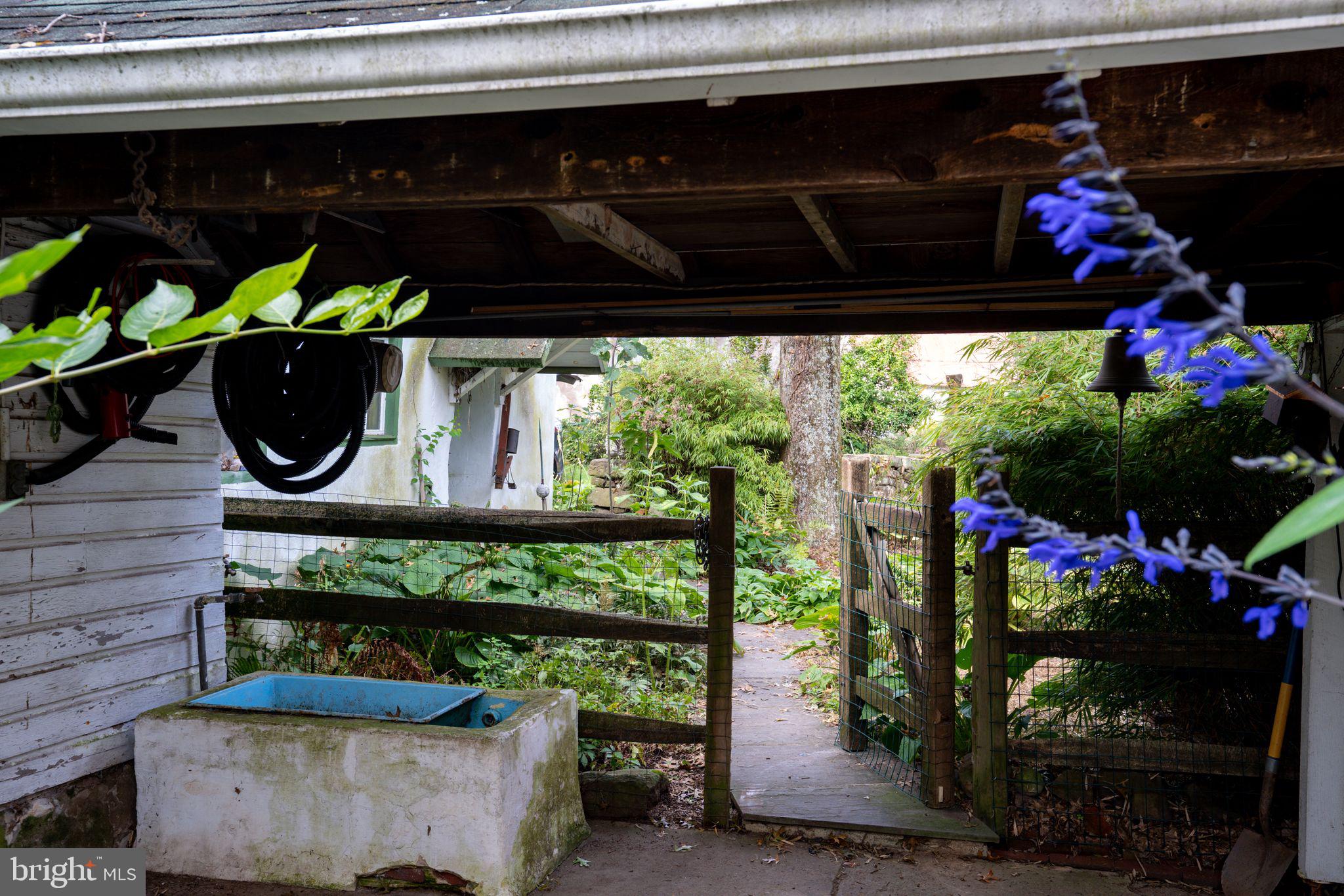 37 Mill Road Birdsboro, PA 19508 - Photo 11 of 72 Covered breezeway