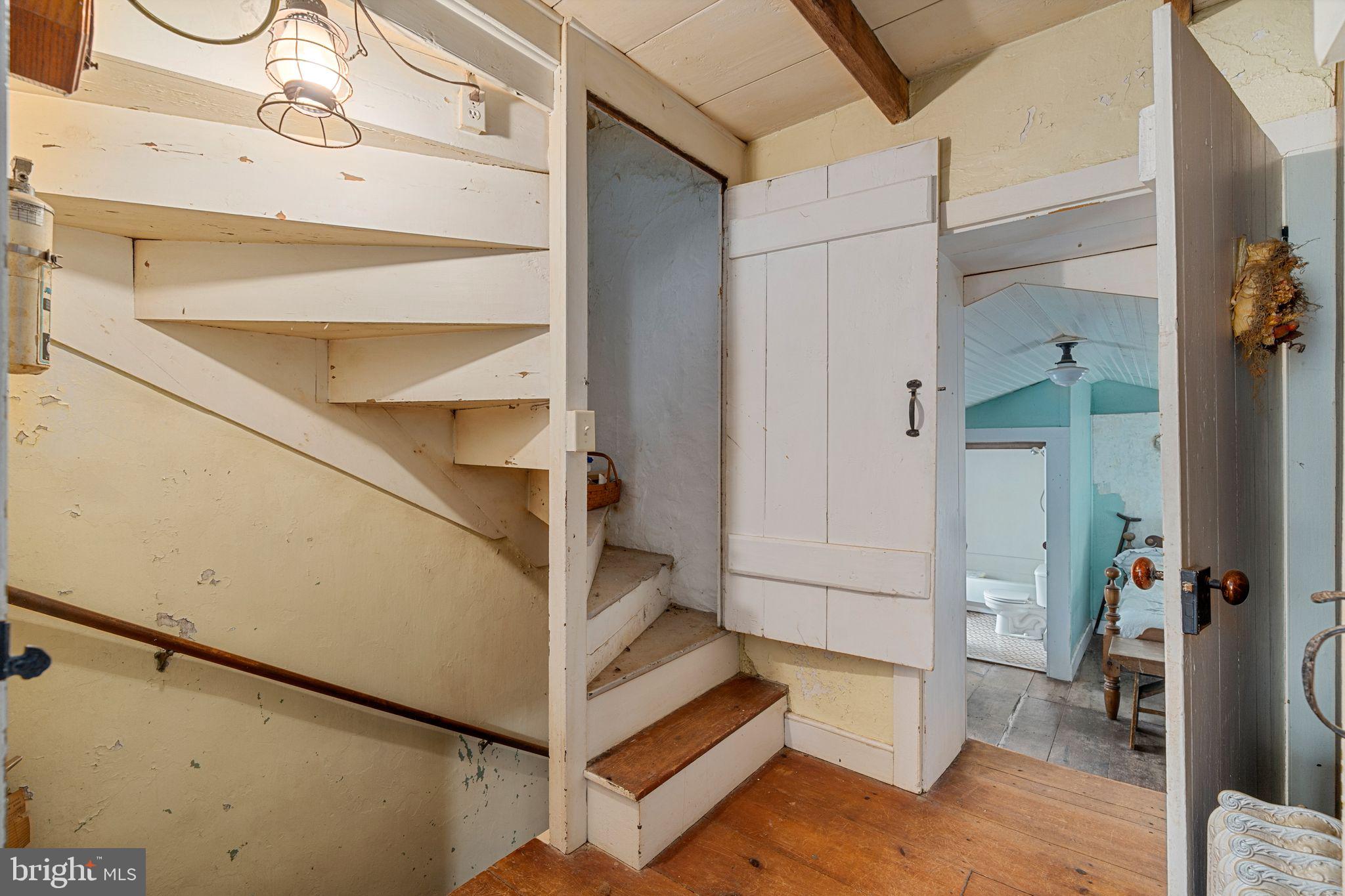 37 Mill Road Birdsboro, PA 19508 - Photo 27 of 72 2nd floor landing