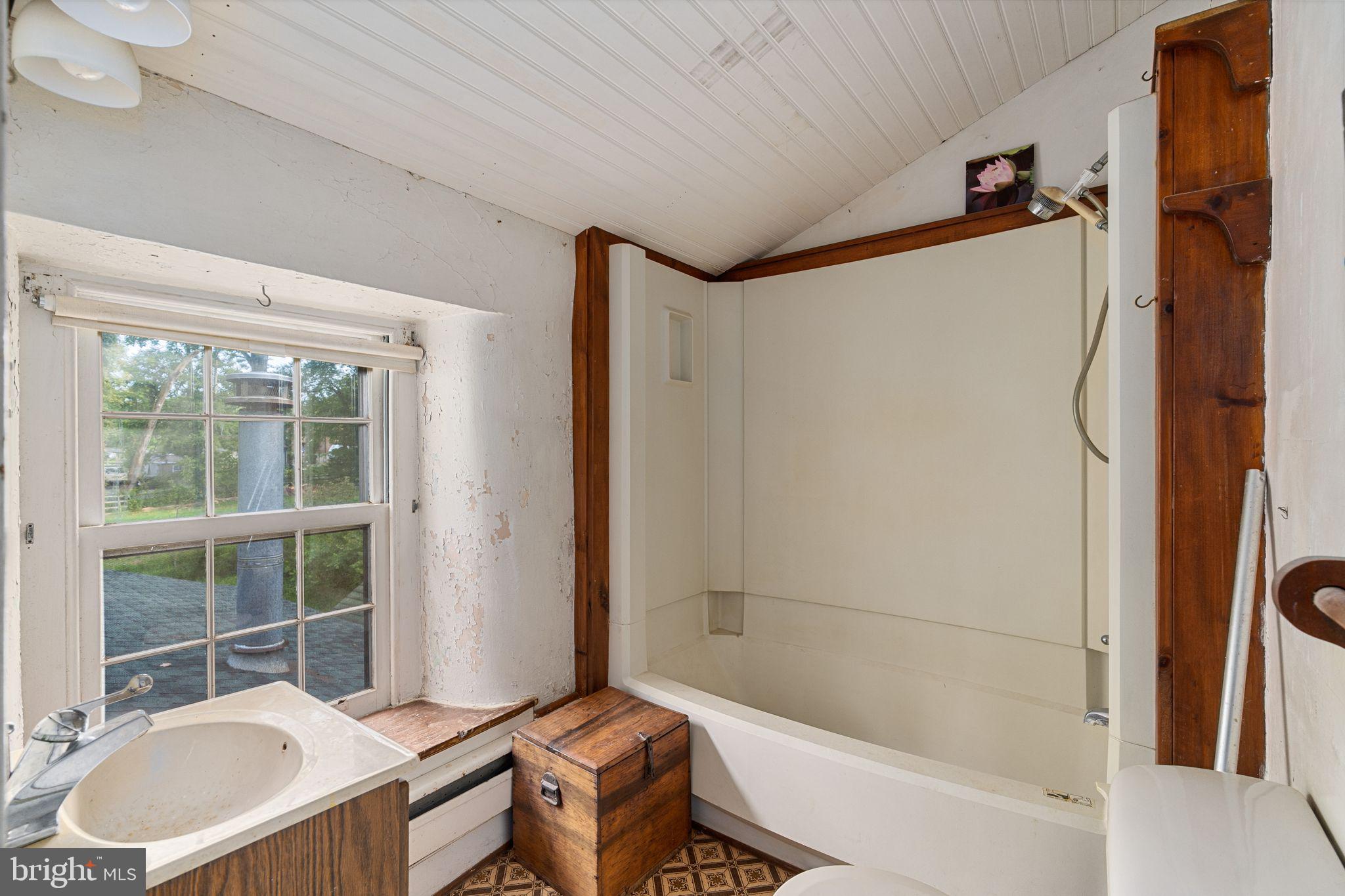 37 Mill Road Birdsboro, PA 19508 - Photo 31 of 72 Bathroom