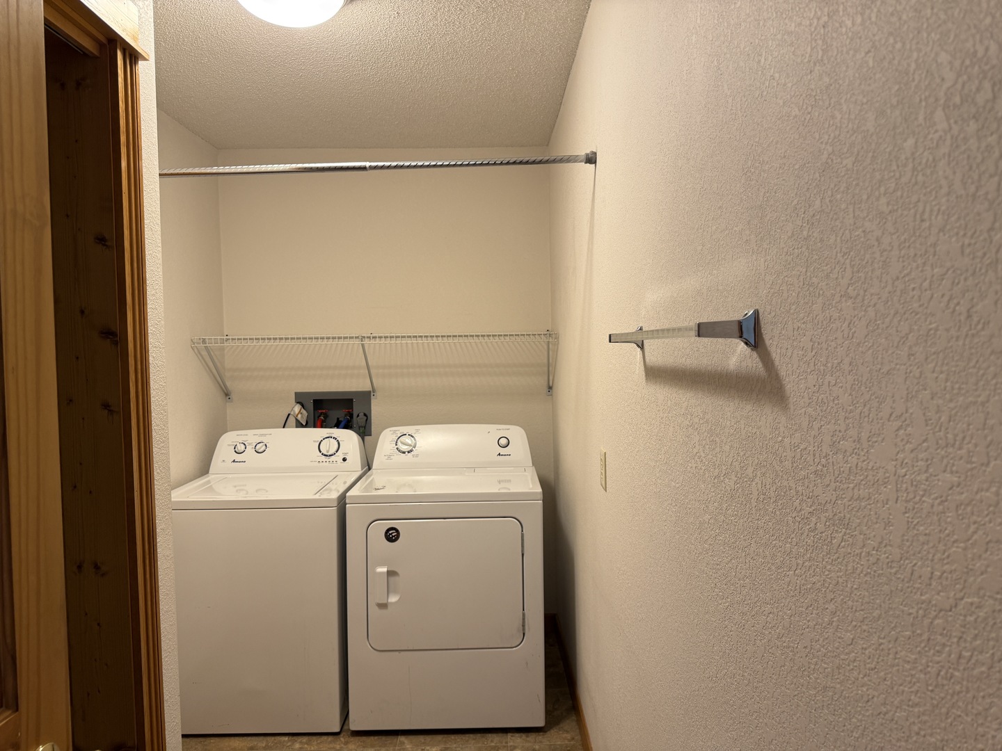 136 Bonnie Brae Road Carbondale, IL 62901 - Photo 14 of 30 a utility room with dryer and washer