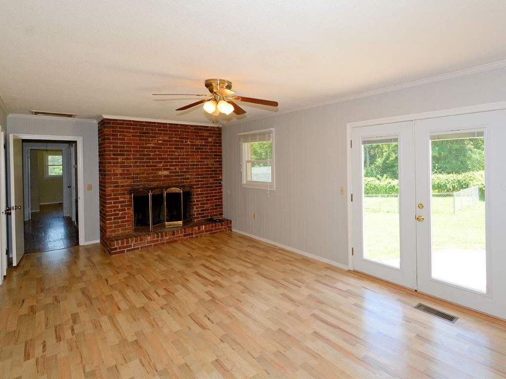 218 Timber Lane Anderson, SC 29621 - Photo 3 of 16 Gallery Image 3