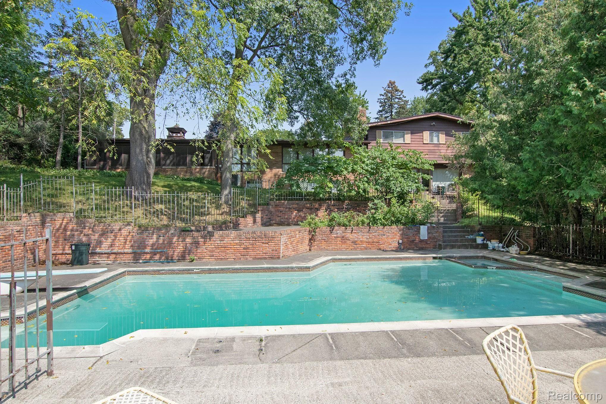 2411 Worcester Road West Bloomfield, MI 48323 - Photo 9 of 41 IMG_5893.jpg