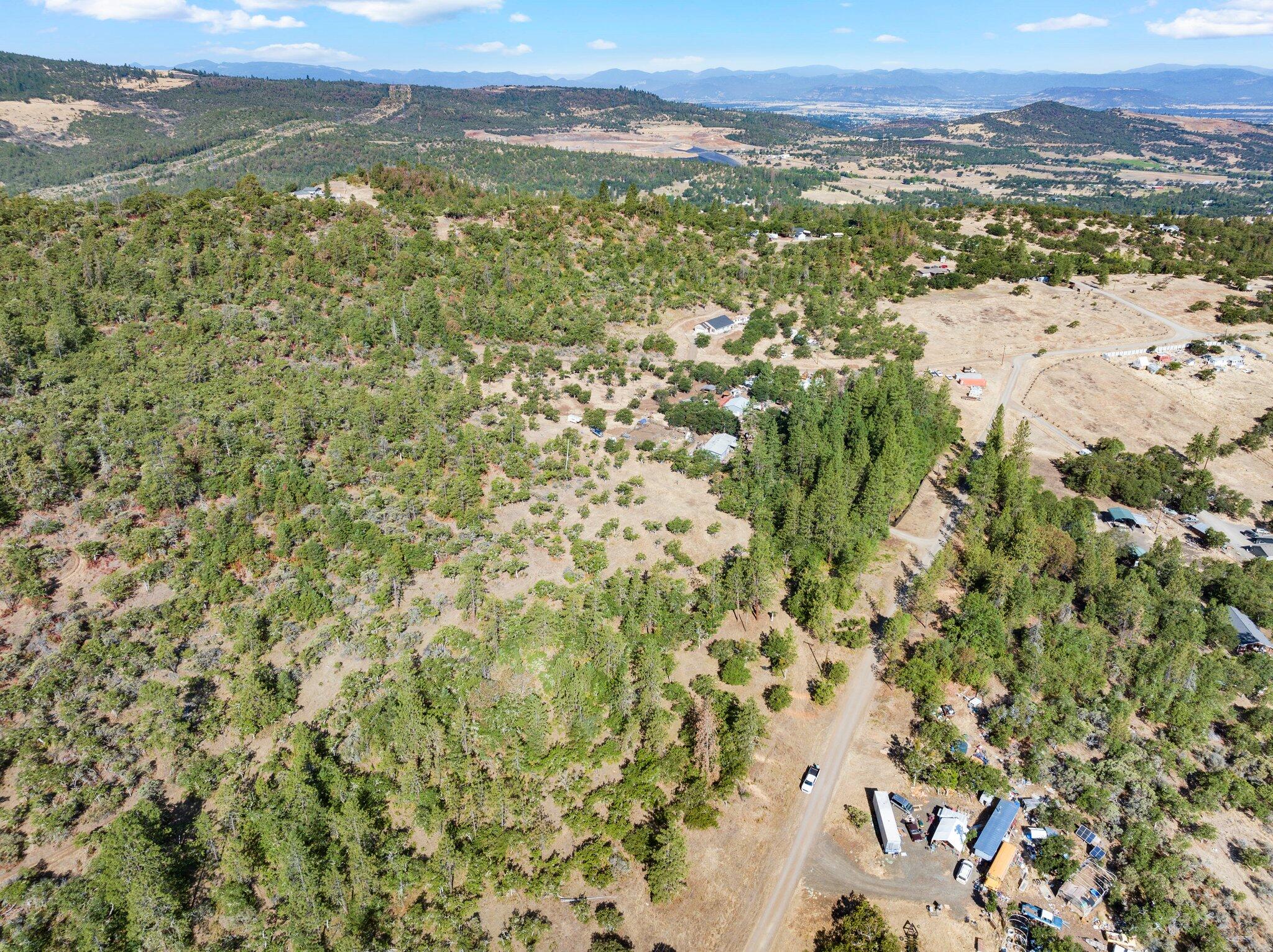 2301 Wren Ridge Drive Eagle Point, OR 97524 - Photo 1 of 12 1