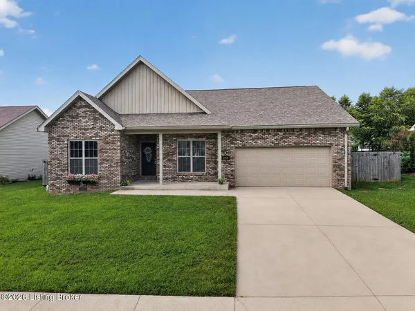 $339,900 | 204 Robert E Court, Vine Grove, KY 40160