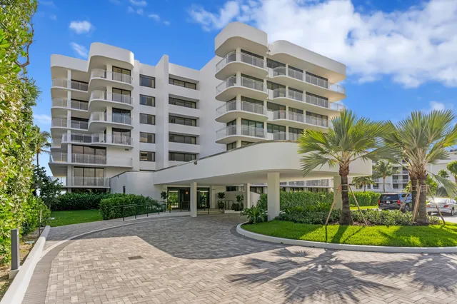 $3,295,000 | 2580 South Ocean Boulevard, Unit 2C5, Palm Beach, FL 33480