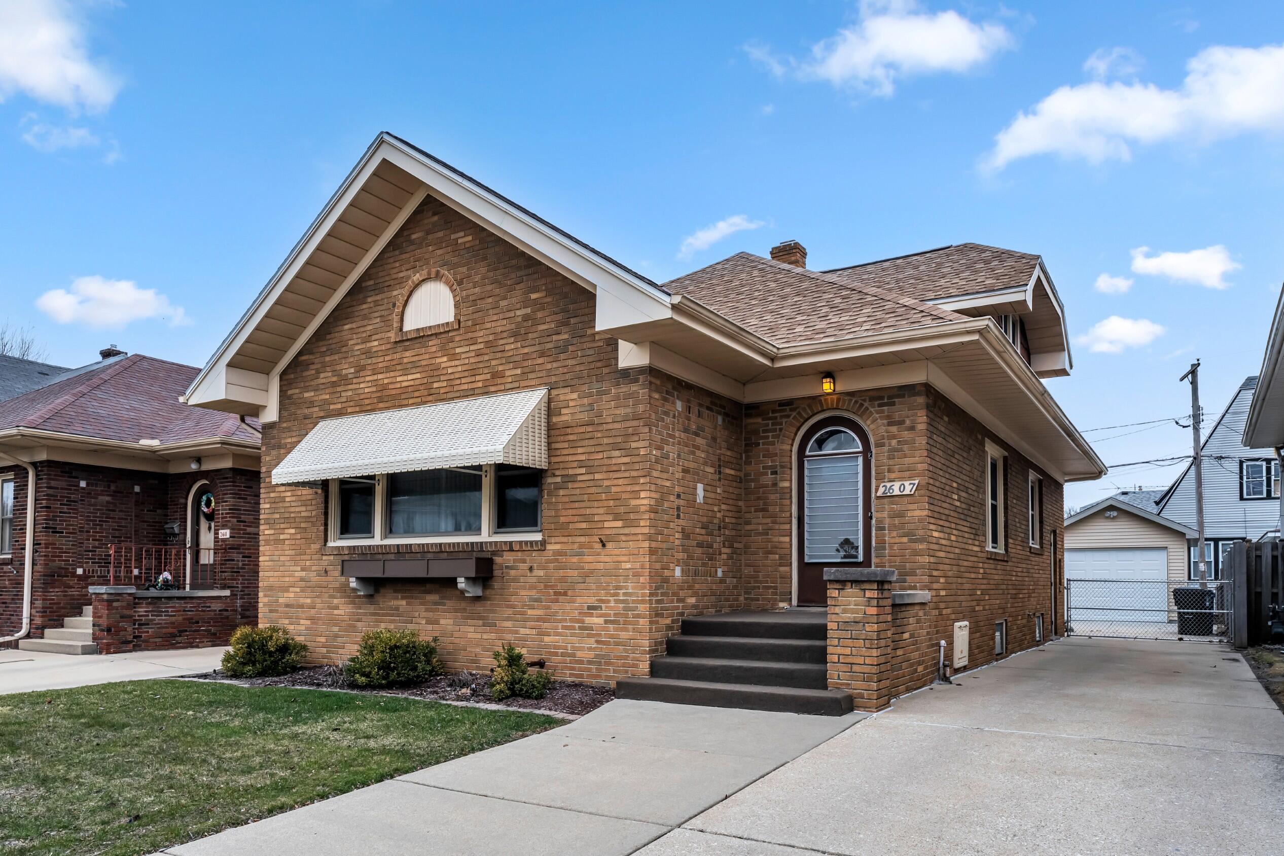 2607 Lasalle Street Racine, WI 53402 - Photo 1 of 54 Photo (1)